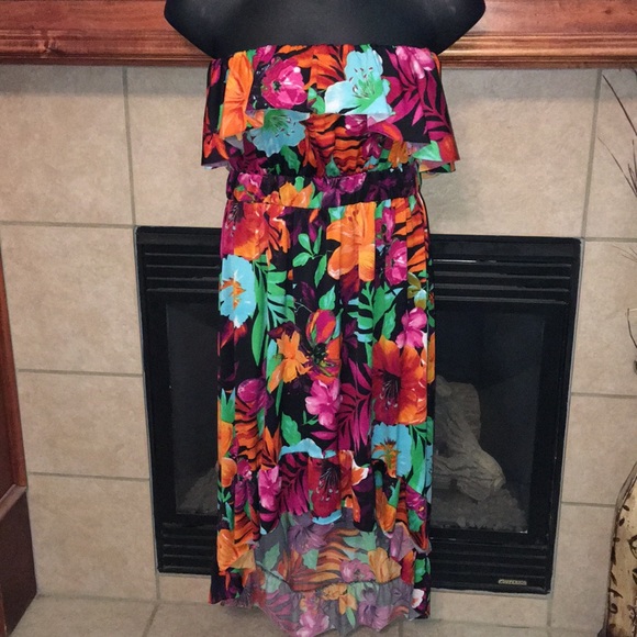 Dresses & Skirts - 🅿️lus Tropical strapless dress